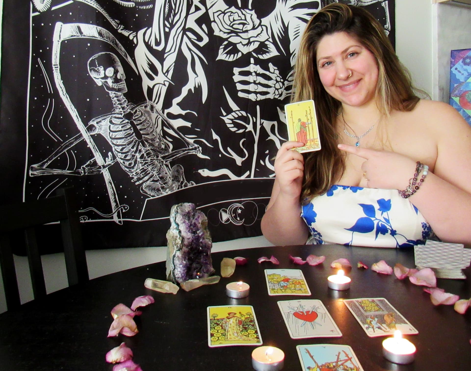 Laura Wallace tarot reading at an event in Vancouver — photo 1