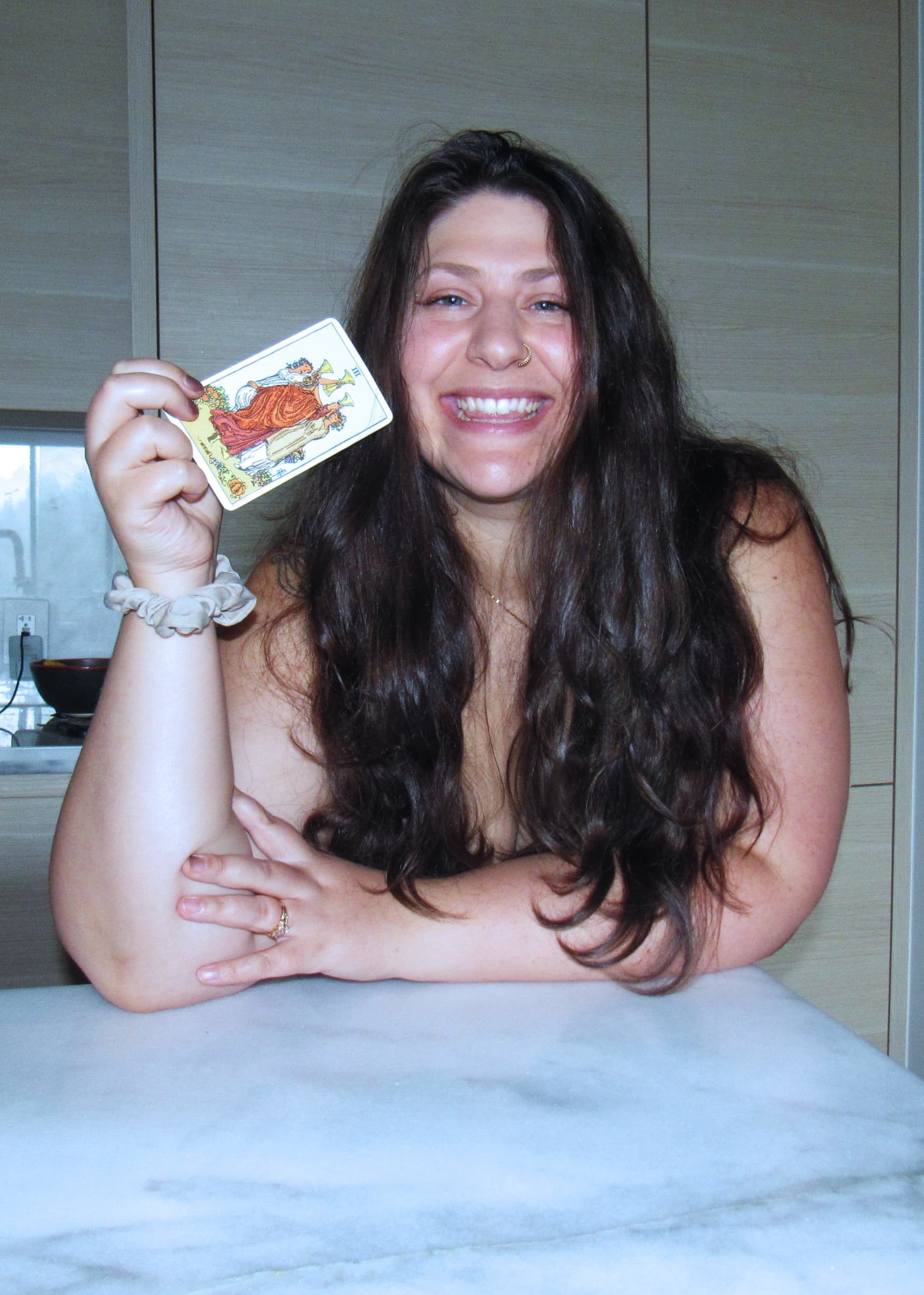 Laura Wallace tarot reading at an event in Vancouver — photo 2