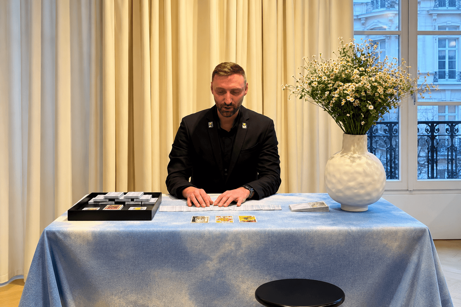 Baptiste Mattard | Tarot de Marseille, tarot reader for events in PARIS