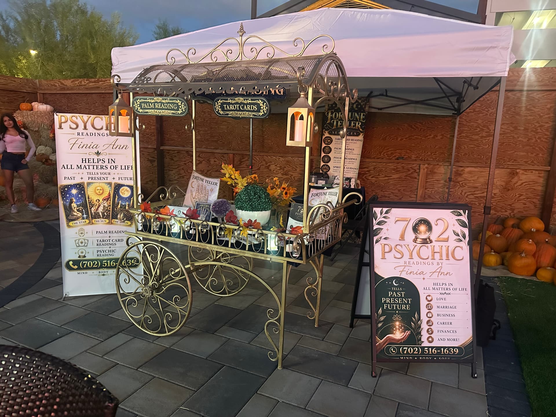 psychicjoy702 tarot reading at an event in Las vegas — photo 2