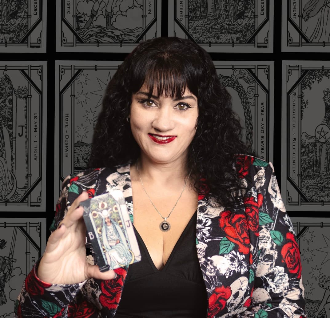 Readings By Catiara LLC, tarot reader for events in Raymore