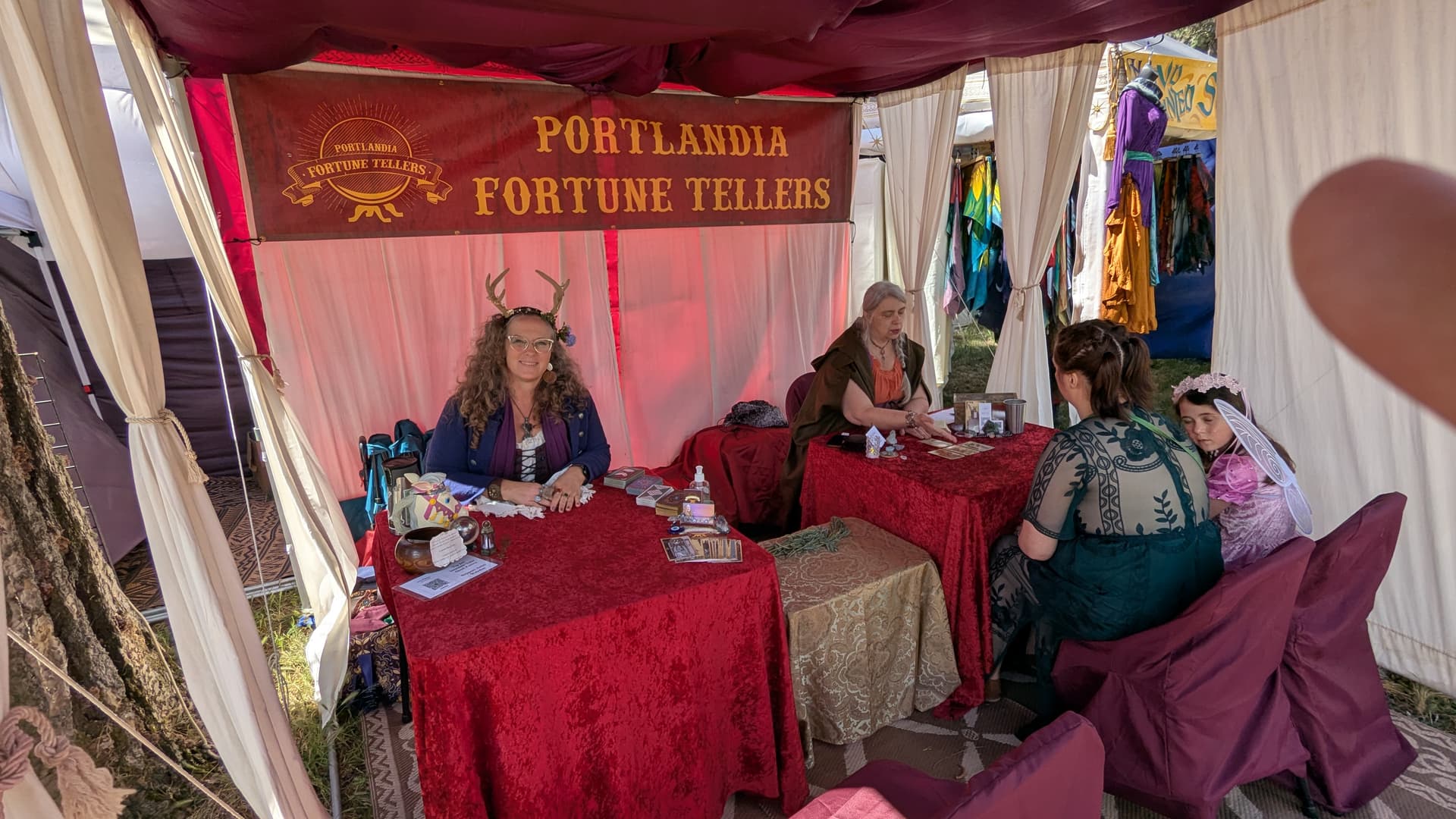 Portlandia Fortune Tellers tarot reading at an event in Portland — photo 5