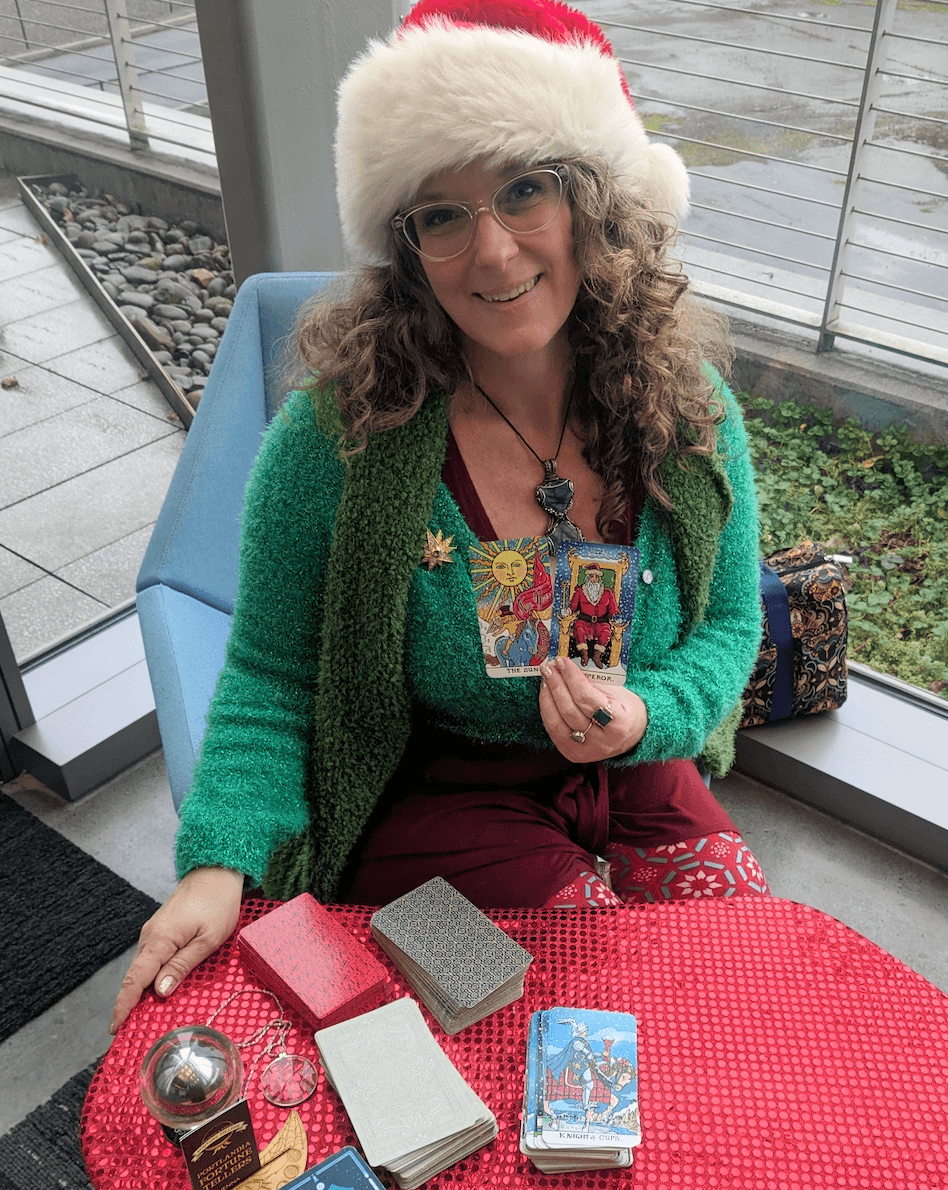 Portlandia Fortune Tellers tarot reading at an event in Portland — photo 3